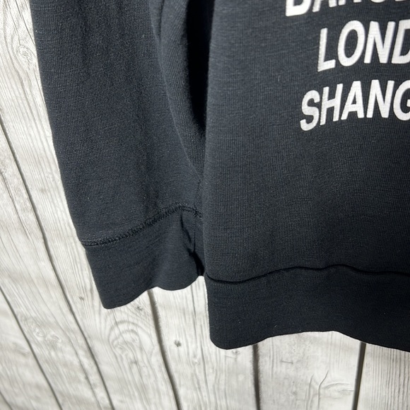 NIKE SPORTSWEAR  WORLD TOUR LONG SLEEVE SHIRT SIZE MEDIUM - Picture 8 of 12